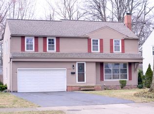 1304 Ford Rd, Lyndhurst, OH 44124