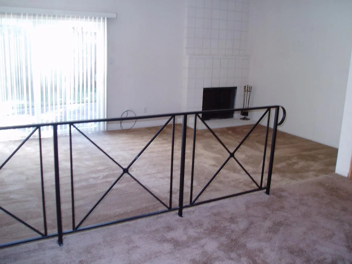 2 bed, 1.5 bath, 1173 sqft, $2,295 — Photo 2