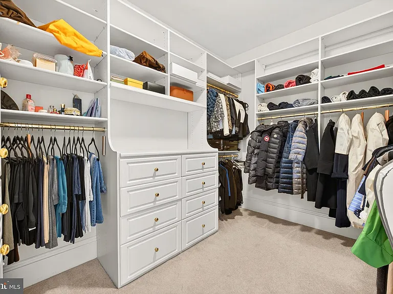 9860 Palace Green Way — Photo 36