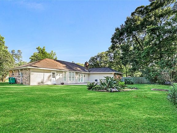 3rd image of 1023 Saint Mary Dr