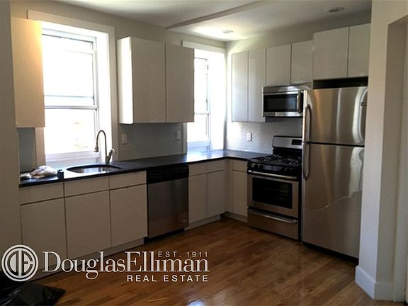 2nd image of 200 W 92nd St APT 5A