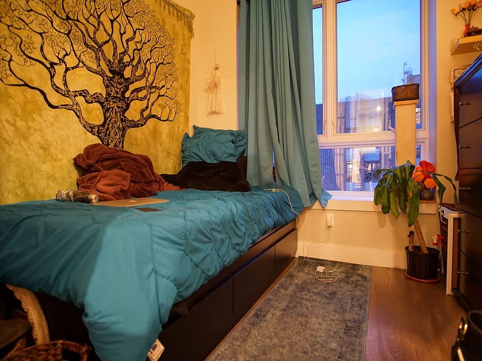 1st image of 492 Gates Ave APT 3B
