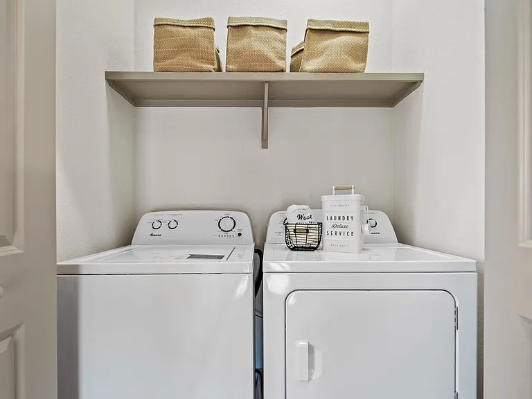3BD, 3.5BA - 2926SF - In-Home Washer and Dryer