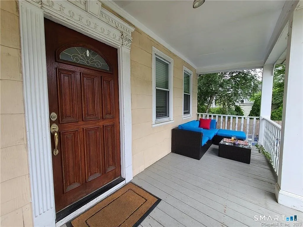 2 bed, 1.0 bath, 778 sqft, $1,925 — Photo 2