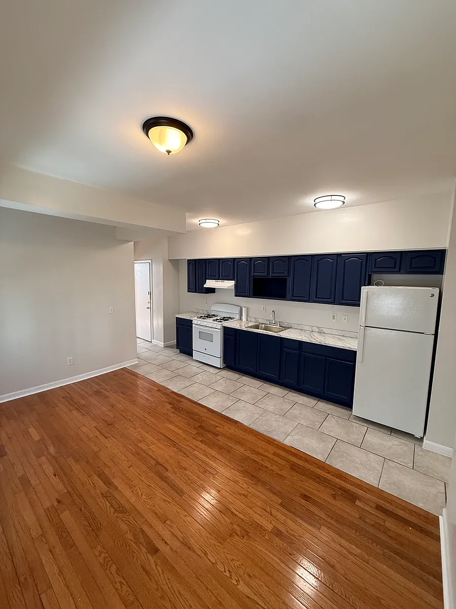 Building Photo - 39 Tichenor Ter #1L