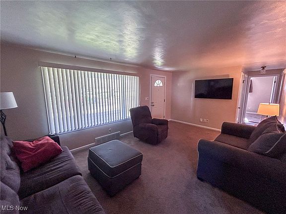 3rd image of 2466 Chaney Cir