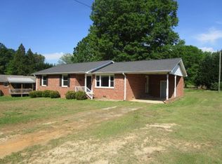 16 Pine Tree Dr, Honea Path, SC 29654