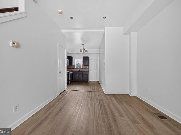 4th image of 1238 W Firth St