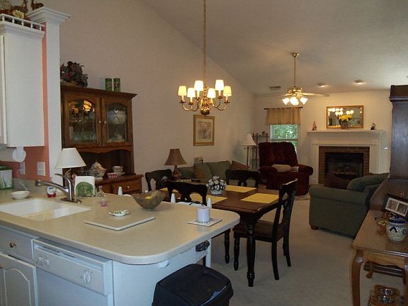 4th image of 302 S Harding Dr APT H
