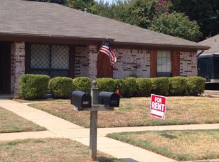 811 Rock Creek Dr, Euless, TX 76039