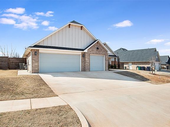 2nd image of 4017 Angel Oak Dr