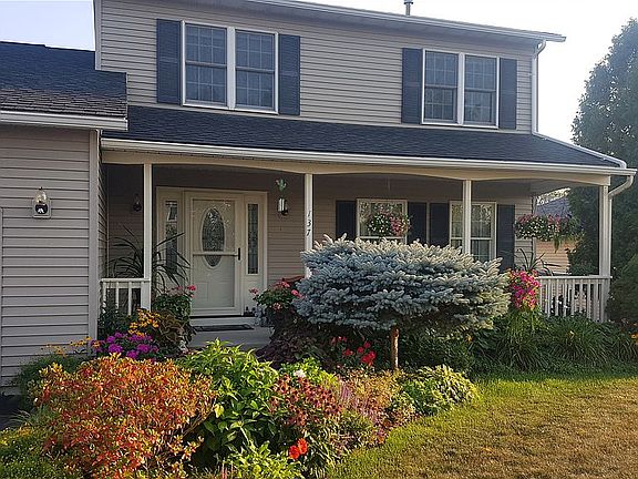 3rd image of 137 Blackstone Way