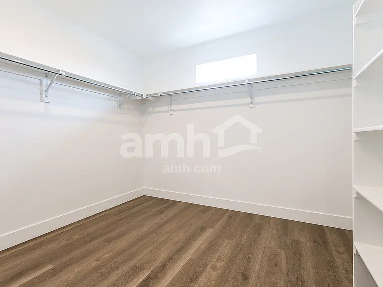 10159 Peoria Pkwy — Photo 10