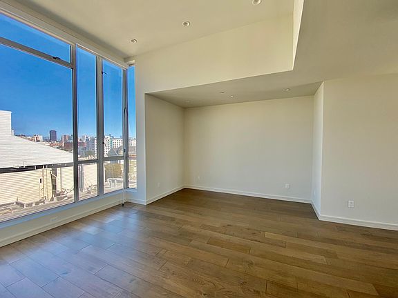 5th image of 600 S Van Ness Ave #507