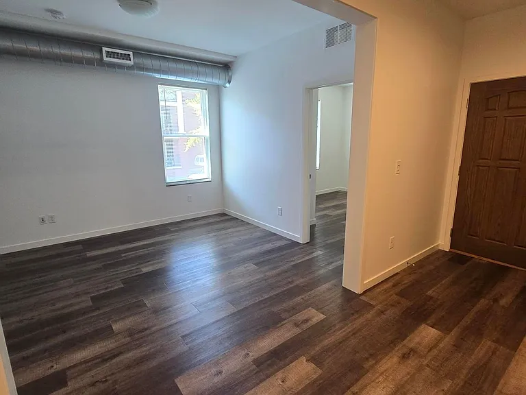 2448 1st Ave S #5 — Photo 4
