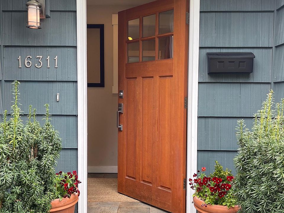 Front Door/Entry
