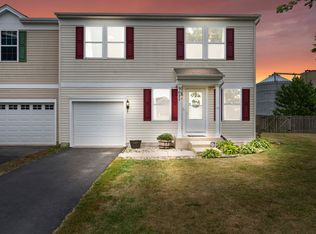907 Wilson St #B, Waterman, IL 60556