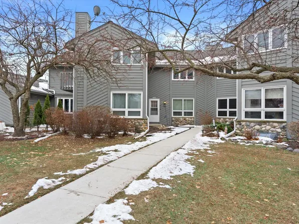 15629 West Ridge ROAD, New Berlin, WI 53151