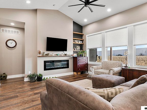 4th image of 6056 Las Verdes Ln