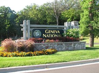1490 PRESTWICK DRIVE #20-52, Lake Geneva, WI 53147