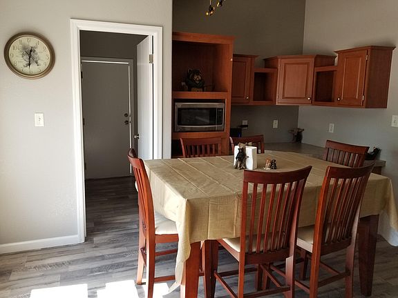 4th image of 212 W Cedar Mill Ct
