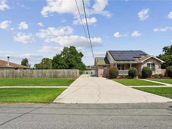 4th image of 2520 Margaret Ln