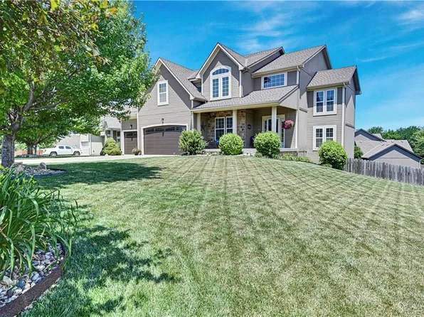 7334 Kenton St, Shawnee, KS 66227