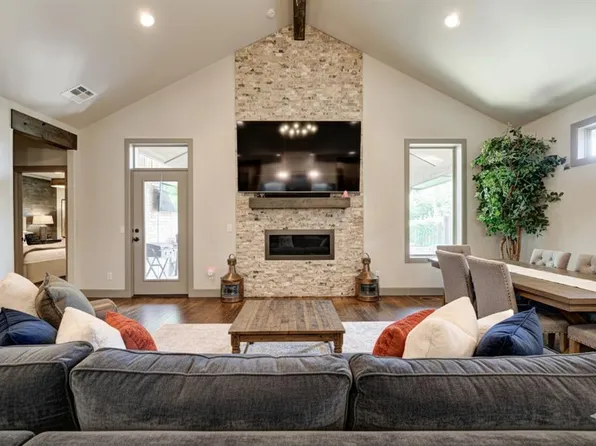 1249 Chelham Ln, Edmond, OK 73034