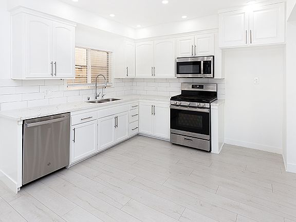 4th image of 600 Glenwood Rd Floor 1