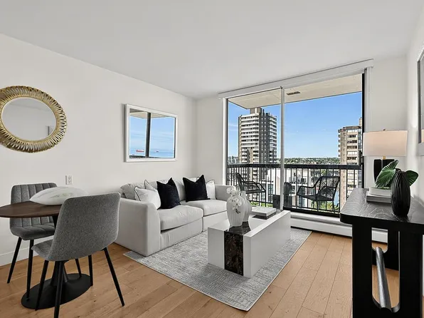 1146 Harwood St #1008, Vancouver, BC V6E 3V1