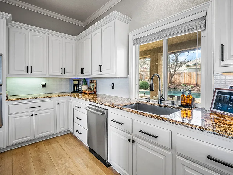 3180 Warren Ln — Photo 10