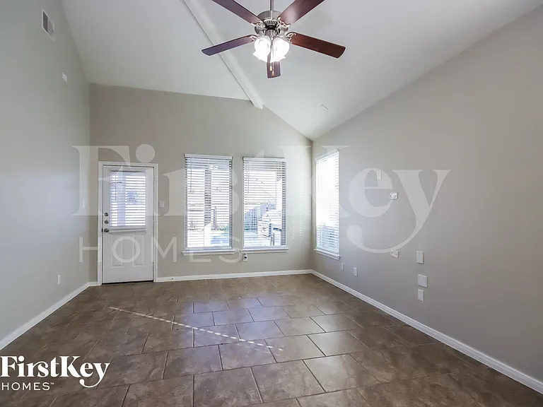 13207 Clover Creek Point Ln — Photo 3