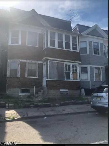 158 S 12th St photo 1