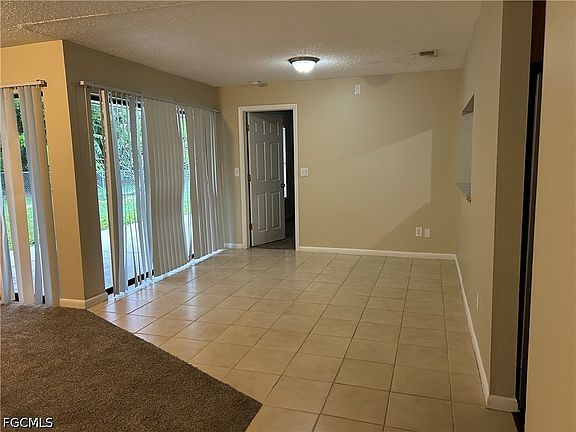 5th image of 405 SW 43rd Ln