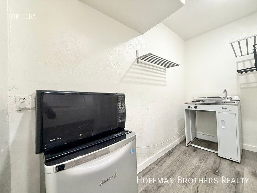1st image of 1833 S Beverly Glen Blvd #B