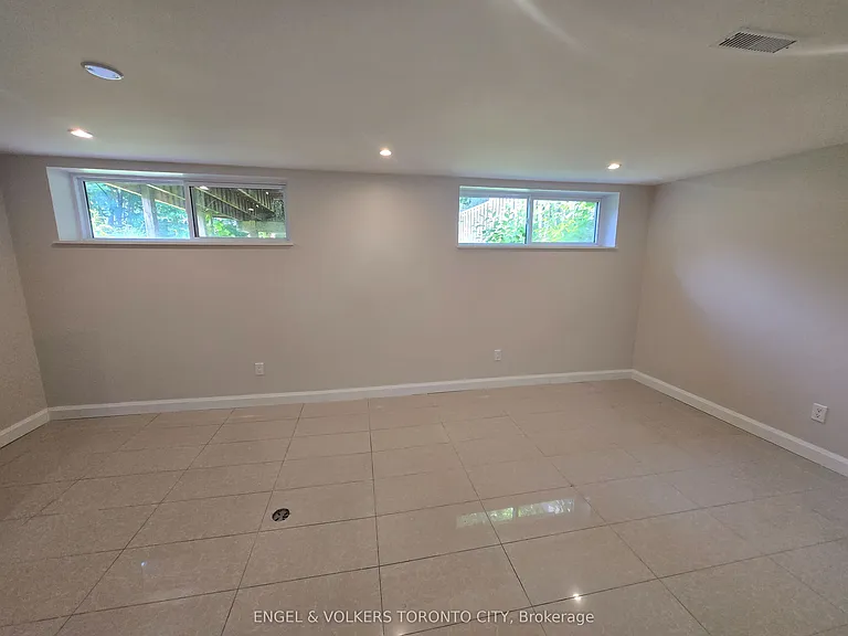 102 Crone Ct #B — Photo 5