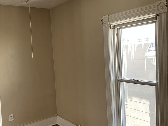 4th image of 1026 Newland Ave