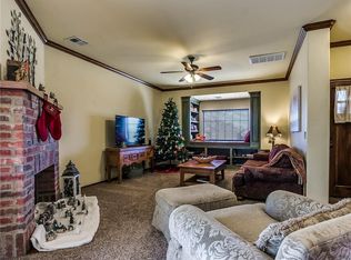 19116 Green Springs Dr, Edmond, OK 73012