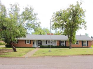 1501 Sycamore St, Breckenridge, TX 76424