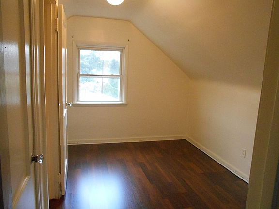 4th image of 223 Main St