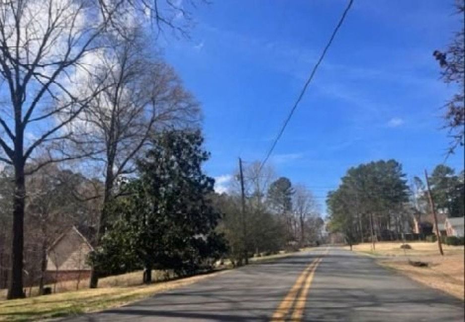Exterior Neighborhood (street photo)