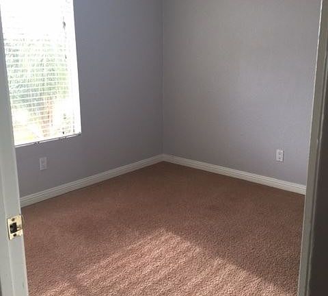 5th image of 23820 Parkland Ave
