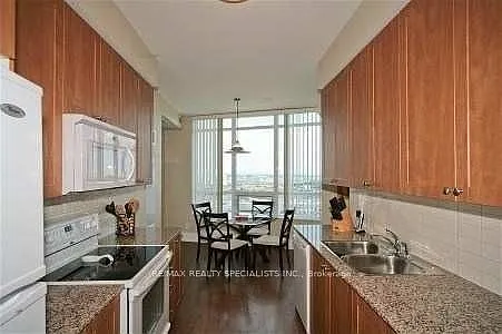 330 Burnhamthorpe Rd W #3207 — Photo 6