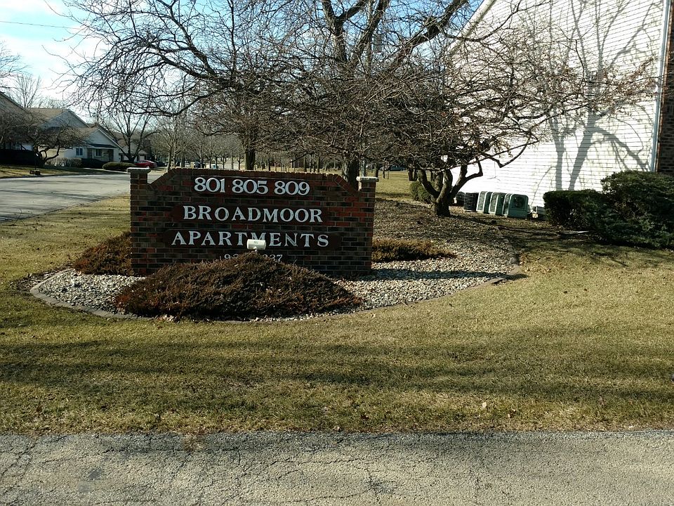 2nd image of 805 Stratford Dr E APT 9