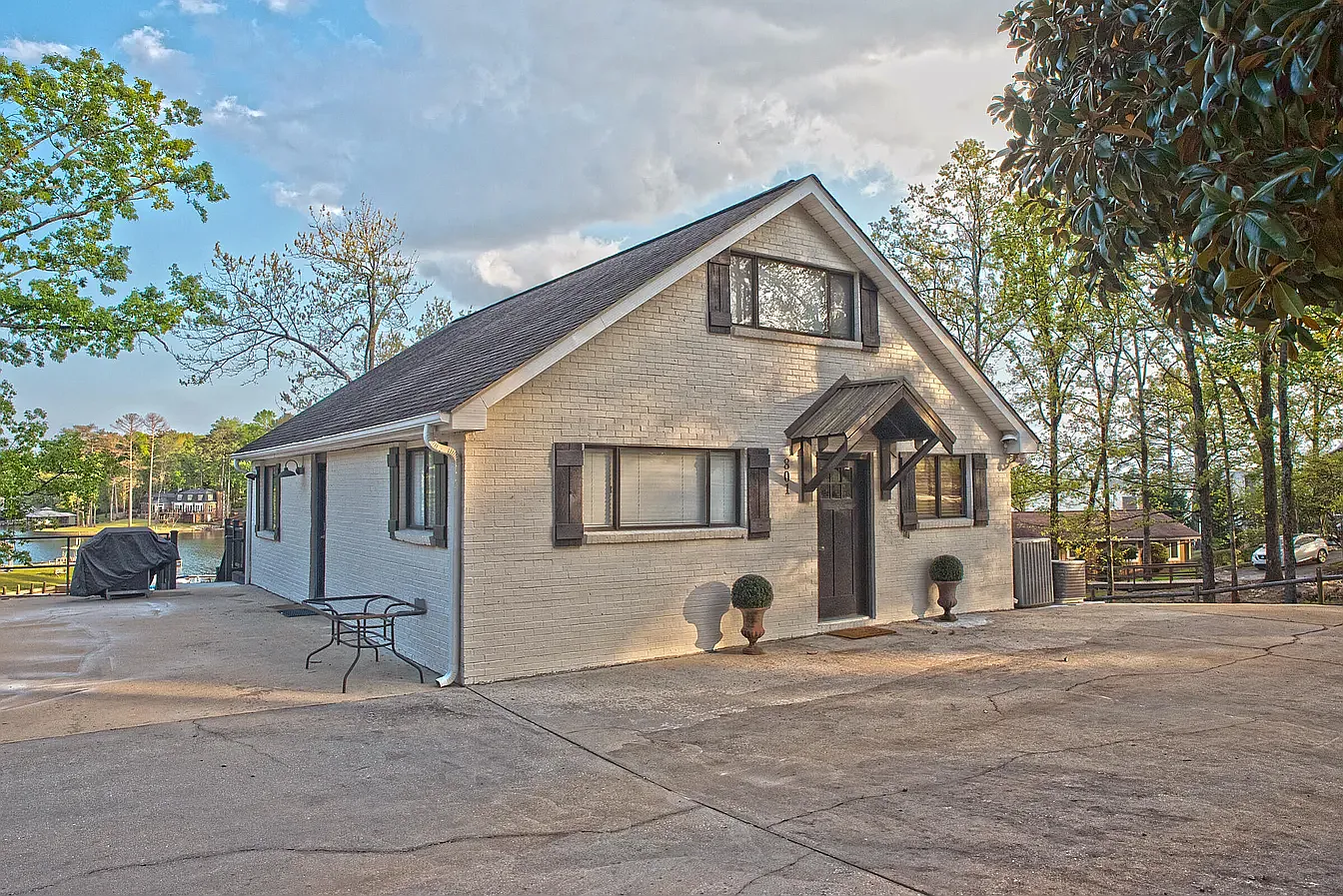 3 bed, $2,900 — Photo 1