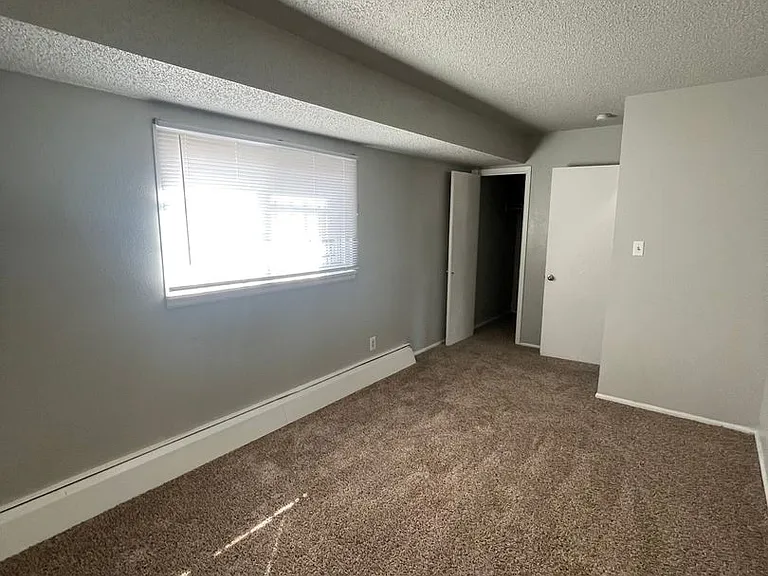 Westwind Apartments — Photo 12