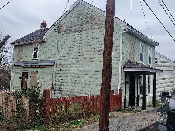 2nd image of 208 E Liberty St