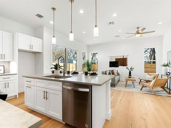 4th image of 113 Hergotz Ln #2