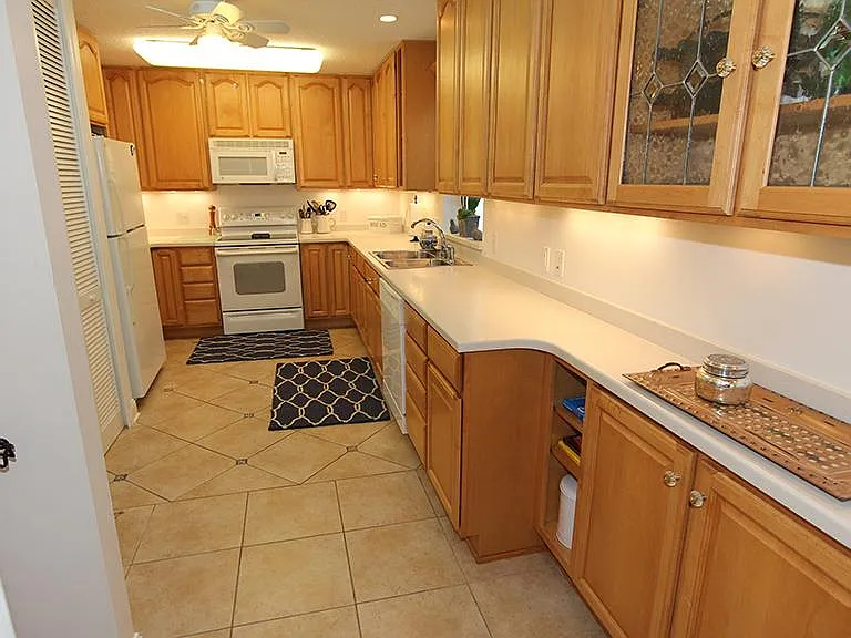 2379 Seminole Rd — Photo 12