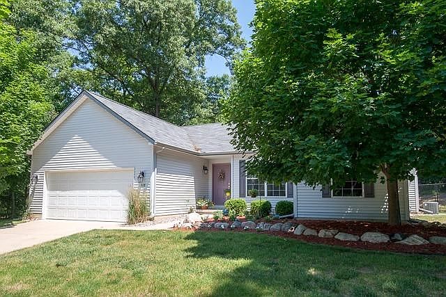 1st image of 518 Emerald Glen Dr